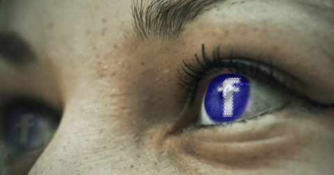 Facebook et le stand-up : vers moins de comédie visible ?
