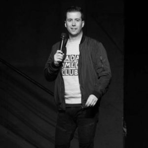 L'humoriste Jeremy Bacardi, organisateur du Fada Comedy Club