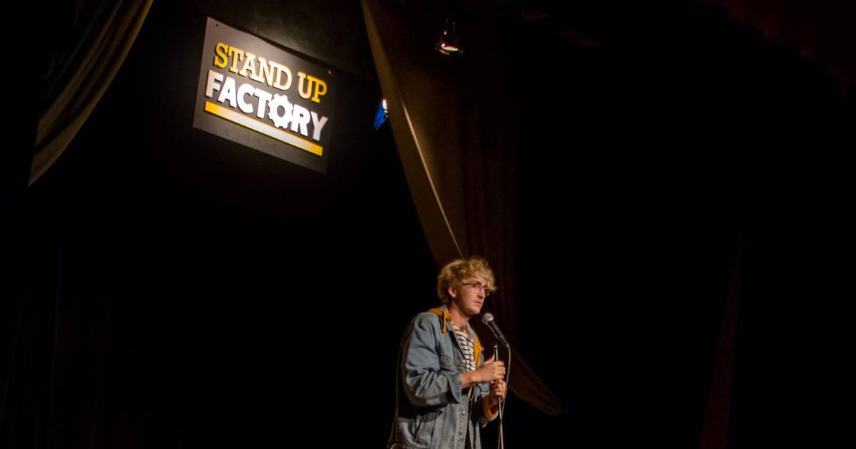 Stand-up à Nantes : Maxime Stockner sur scène au Stand-up Factory