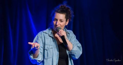 Emma de Foucaud, découverte humour et stand-up sur le spot du rire